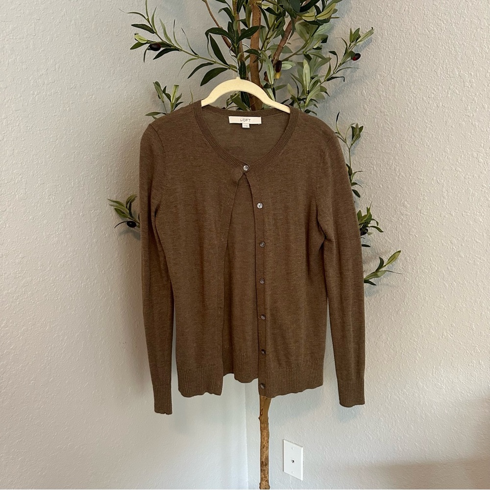 🌟 $10 or Less + BOGO on Sale Items! 🌟 LOFT Women’s Button-Up Cardigan